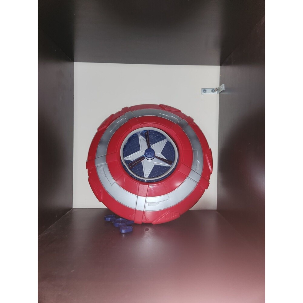 Avengers Captain America Star Pull Launch 10.5 in Shield /w 1 Disc Works